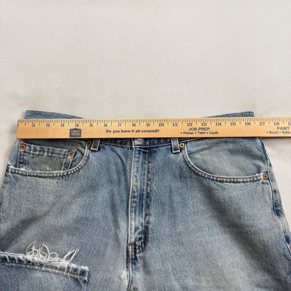 Vintage Levis 550 Relaxed Fit Tapered Leg Jeans Light Wash 34x31 Mens 90s Denim - Picture 4 of 11